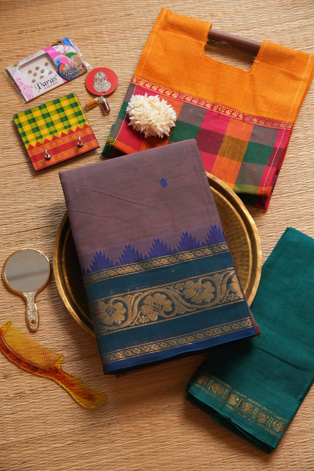 Kanchi Cotton Saree with Hamper -01-09-02-19 (ARABELLA)