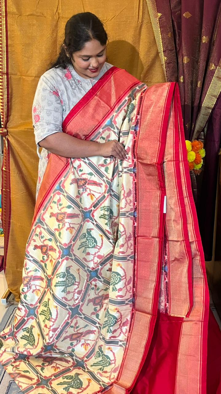 Pochampally Double Ikkat Saree - 01-03-36-PS-01 (Cream)