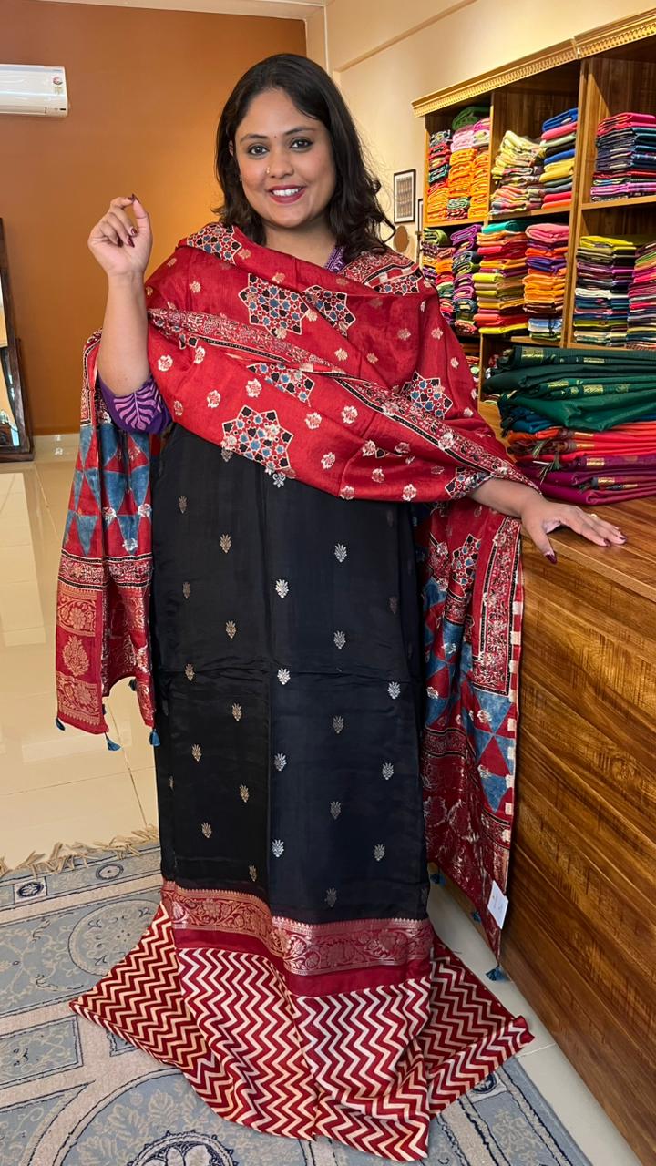 Dola Silk Salwar Set - 46-12-02-03 (Black with Red)