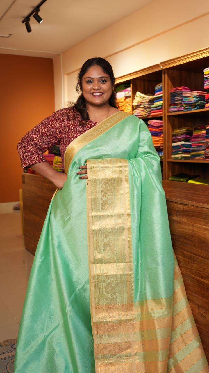Mangalagiri Silk Cotton Kanchi Border Saree - 15-01-05-10 (MINT GREEN AND CHAMPAGNE GOLD)
