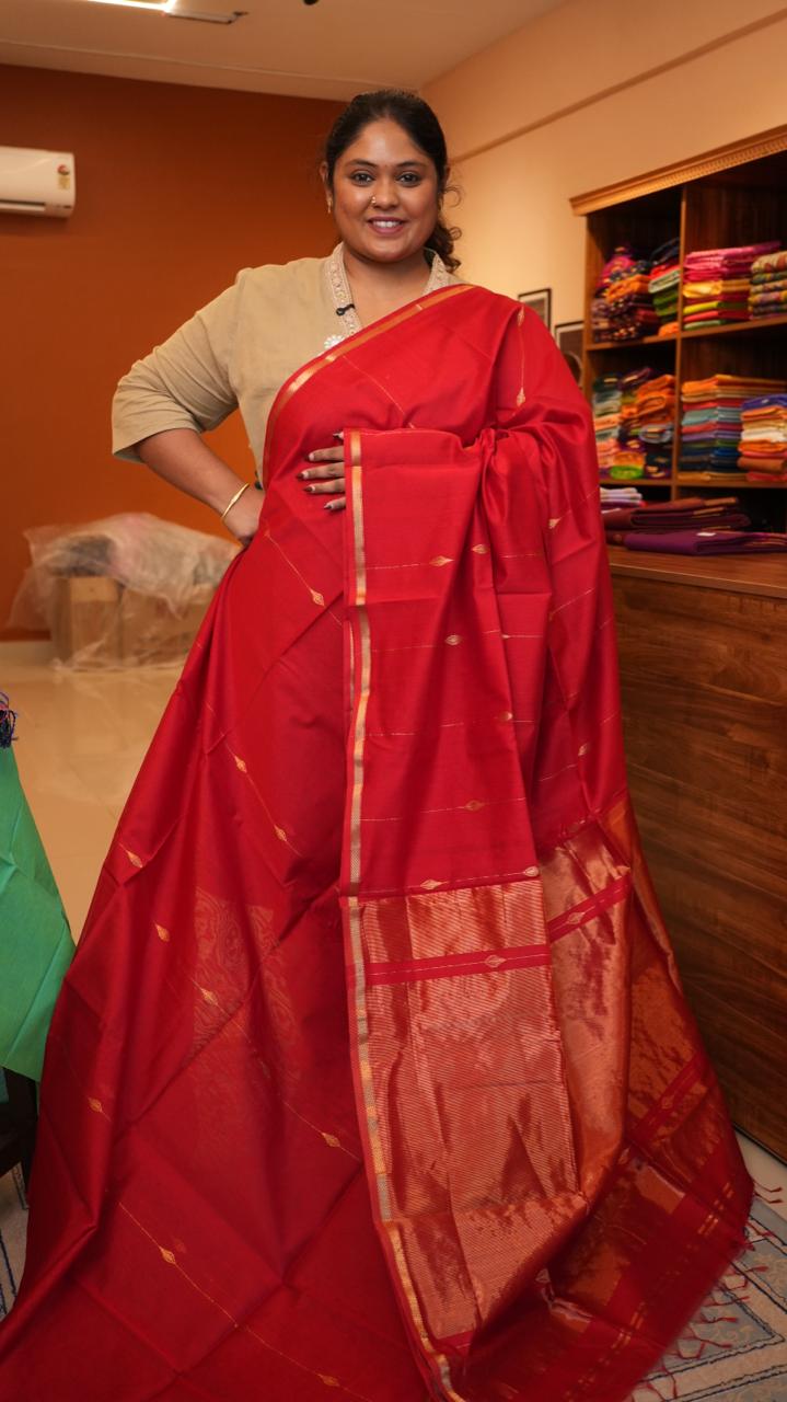 Maheshwari Small Border Vertical Line Bhutti Saree -05-07-03-04 (SCARLET LAKE)