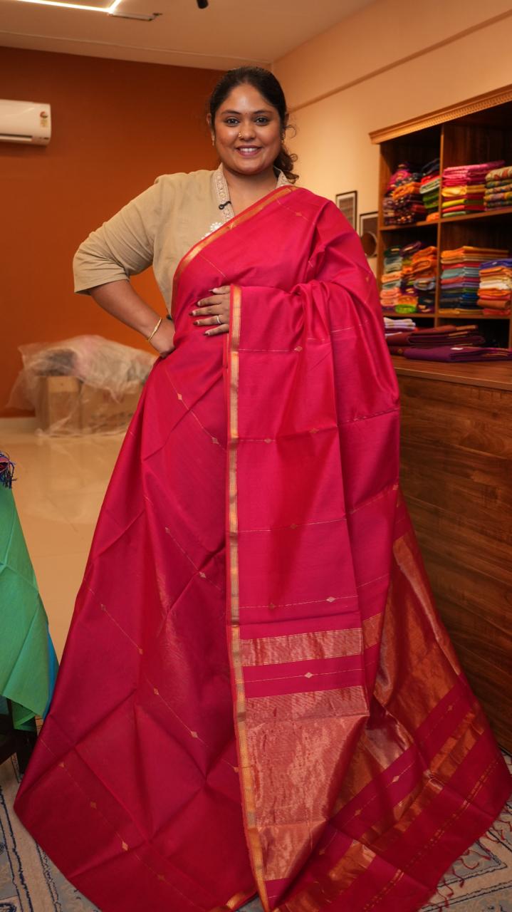 Maheshwari Small Border Vertical Line Bhutti Saree -05-07-03-03 (QUINACRIDONE)