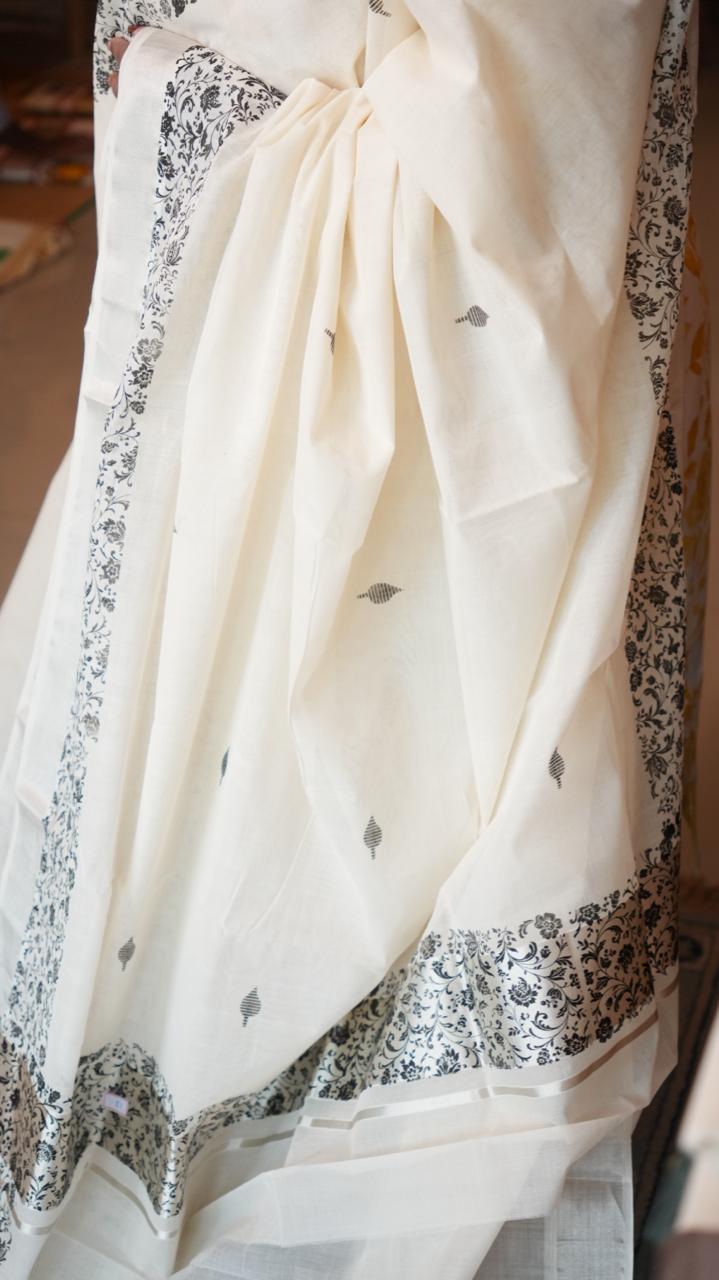 Handwoven Balaramapuram Kasavu Sarees - Handpainted -01-07-13-01 (CHINTZ)