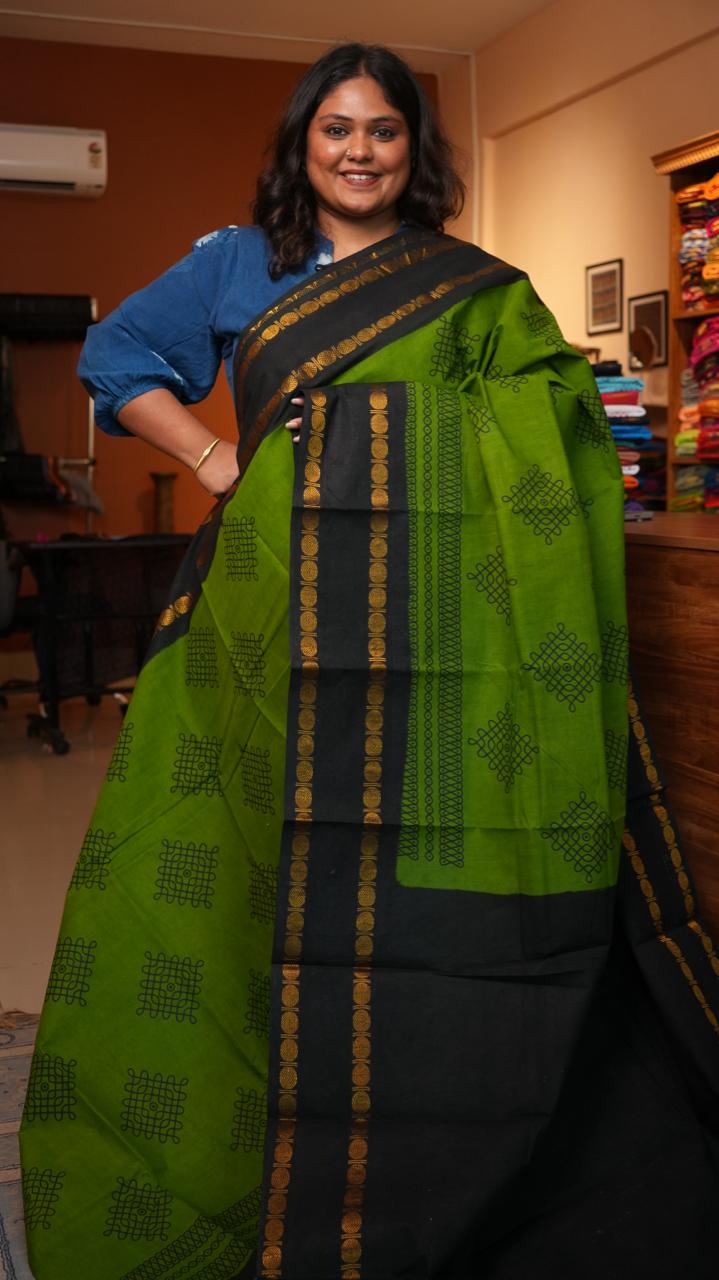 Madurai Cotton Big Border Saree -11-04F-03-02 (PEAPOD)