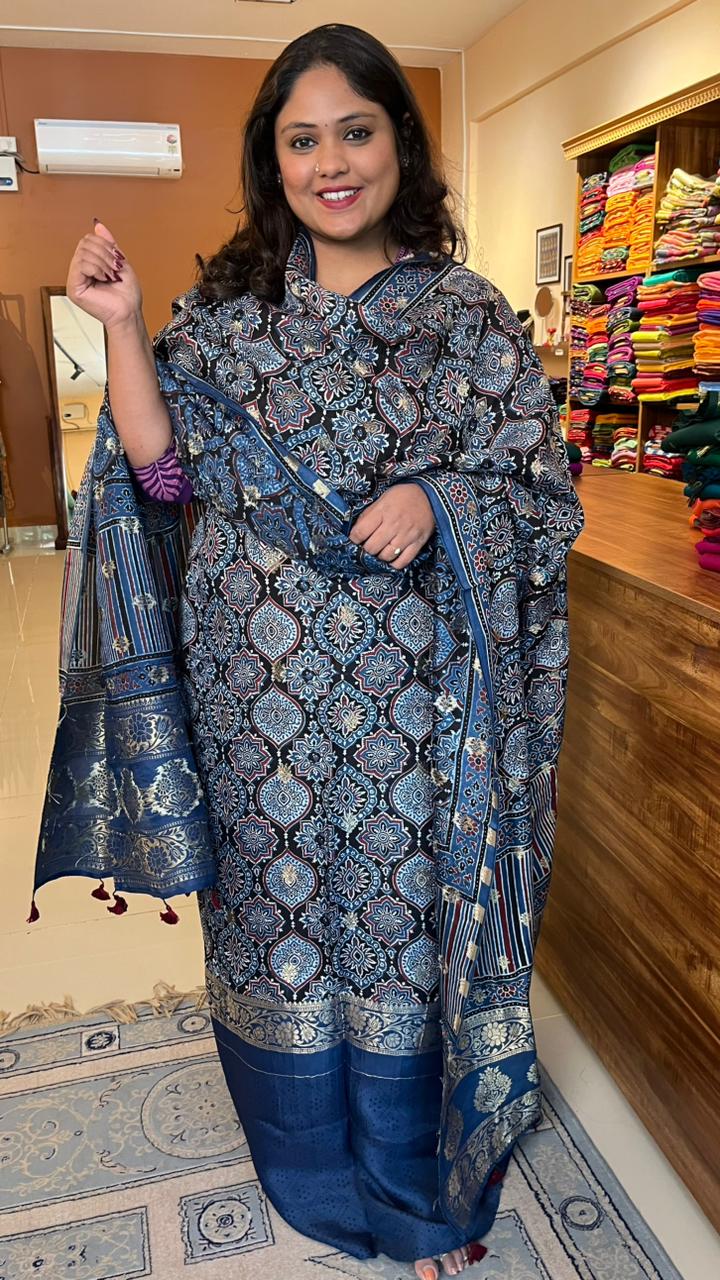 Dola Silk Salwar Set - 46-12-02-01 (Black with Blue)