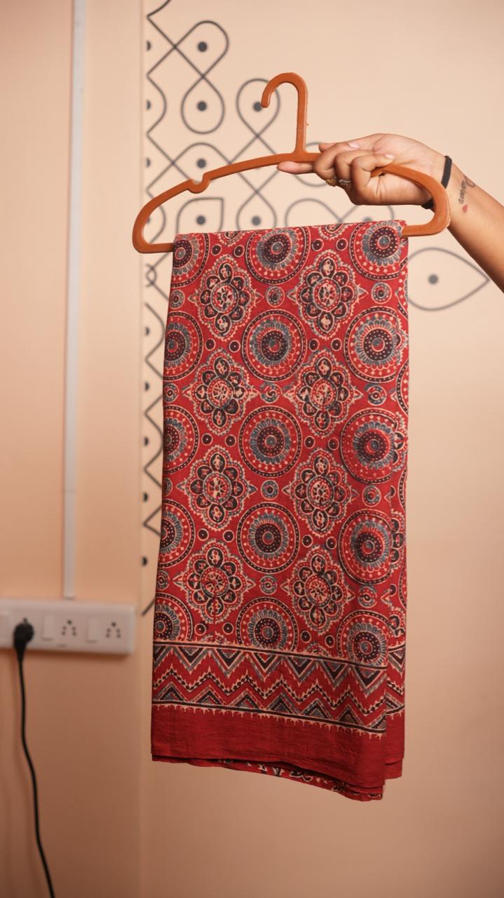 Ajrakh Cotton Saree - 46-12-01-01 (AJRAKH LAAL)