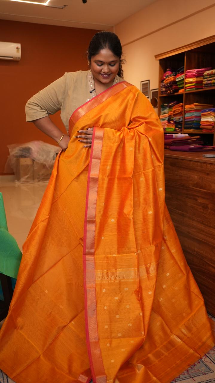 Maheshwari Small Border Bhutti Sarees - 05-07-01-08 (ORANGE PEKEO)